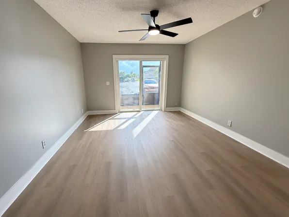 1830 Abbey Rd, West Palm Beach, FL