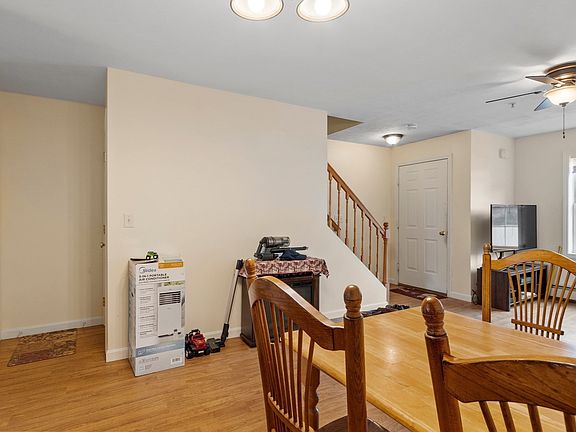 5th image of 72 Lake St Unit 72