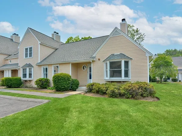 96 Danforth St APT 15, Taunton, MA 02780