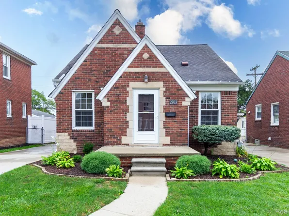 2963 22nd St, Wyandotte, MI 48192