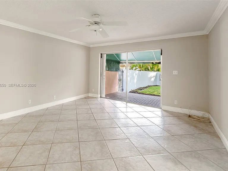 947 Lincoln St — Photo 20