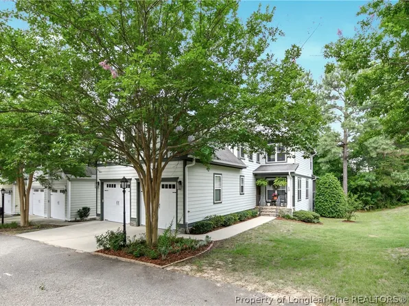 10 Falconridge Dr, Spring Lake, NC 28390