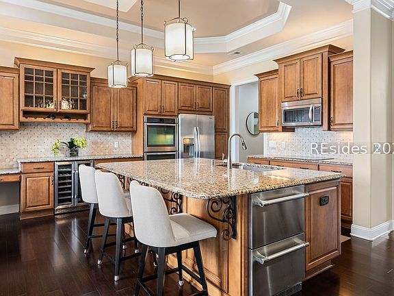 2nd image of 55 Wicklow Dr