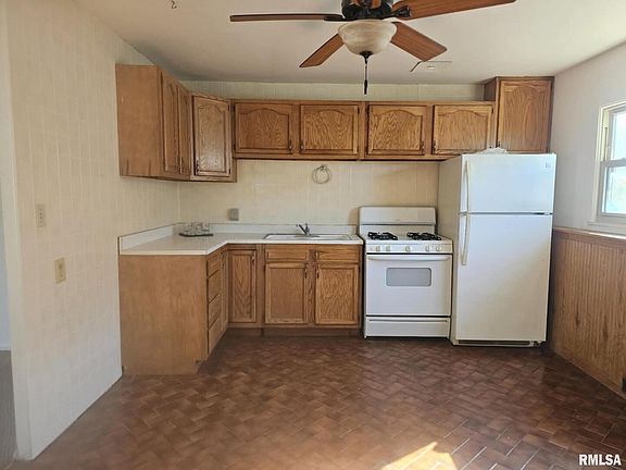 2nd image of 2618 Morton Dr