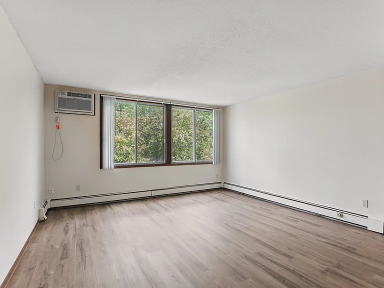 Forest Park Apartments — Photo 24