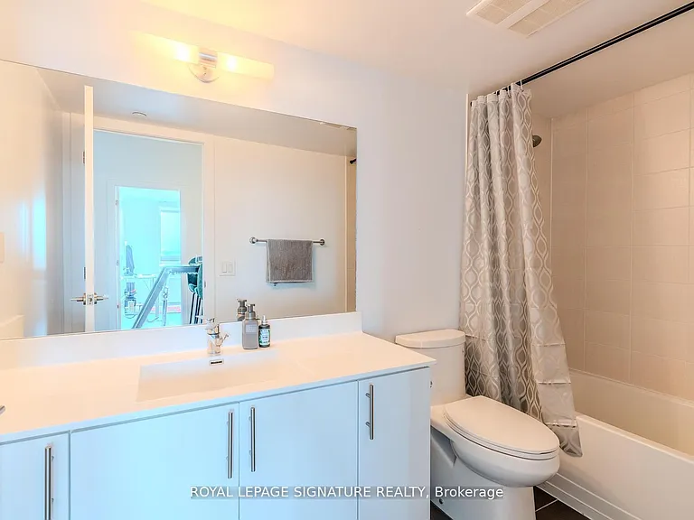 1215 Bayly St #Penthouse 206 — Photo 16