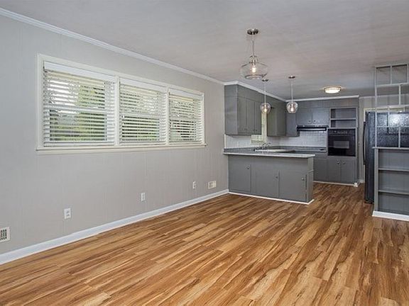 4th image of 519 Claremoor Ave