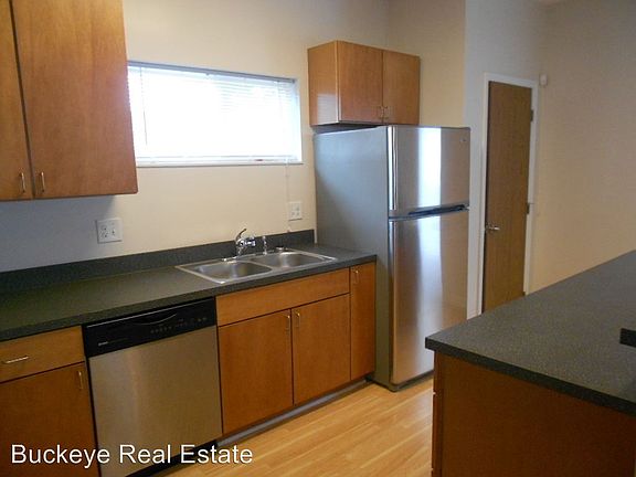 5th image of 2483 N Wall St