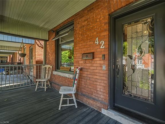 2nd image of 42 Nightingale St