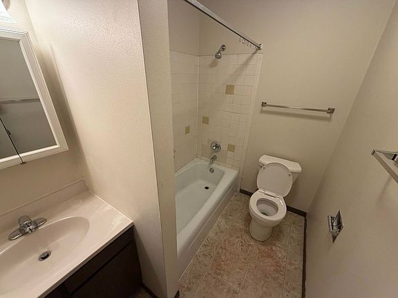 2nd image of 851 N Hastings Way APT D