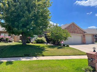 2640 SE 7th St, Moore, OK 73160