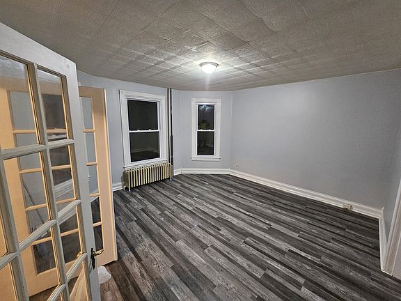 5th image of 123 E Garfield St