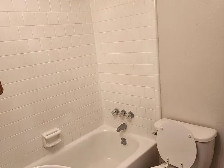 585 Marina St — Photo 12