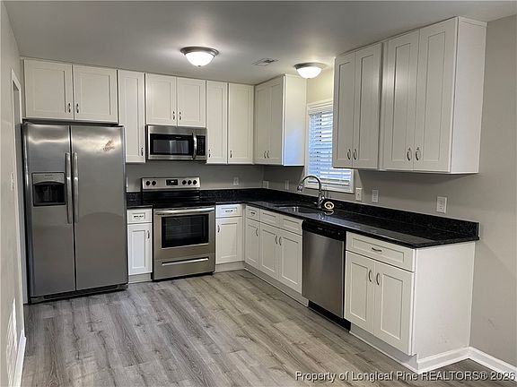 4th image of 77 Orchard Crest Cir