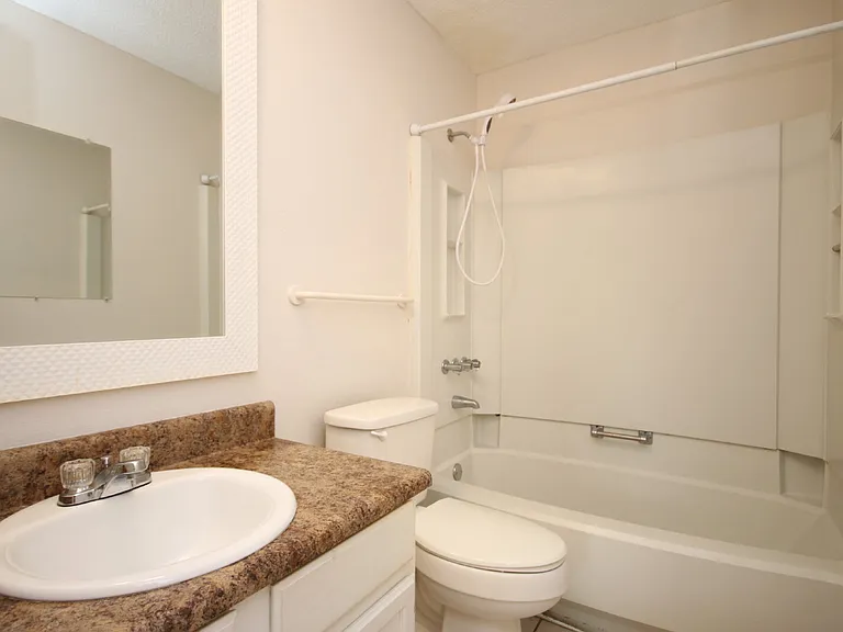 2303 W Michigan Ave #F9 — Photo 16