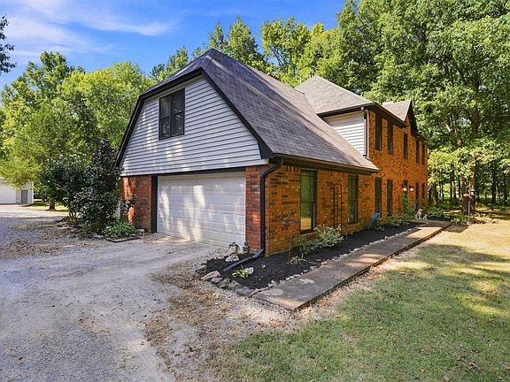 2nd image of 1285 Donelson Dr