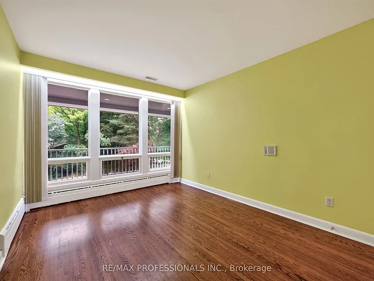 32 Edenbrook Hl — Photo 25