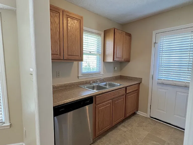 1703 Winnabow Dr — Photo 18
