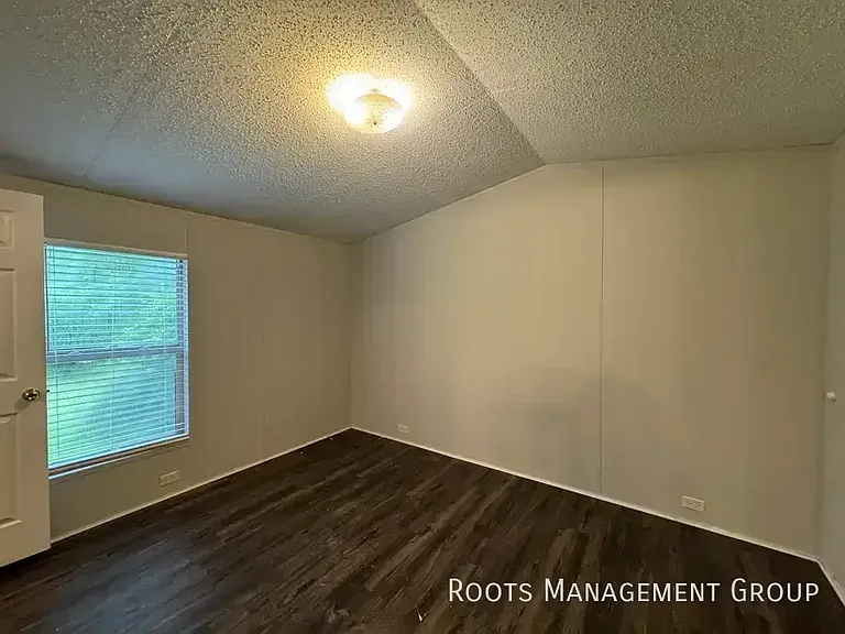 1325 N Franklin St #208 — Photo 6