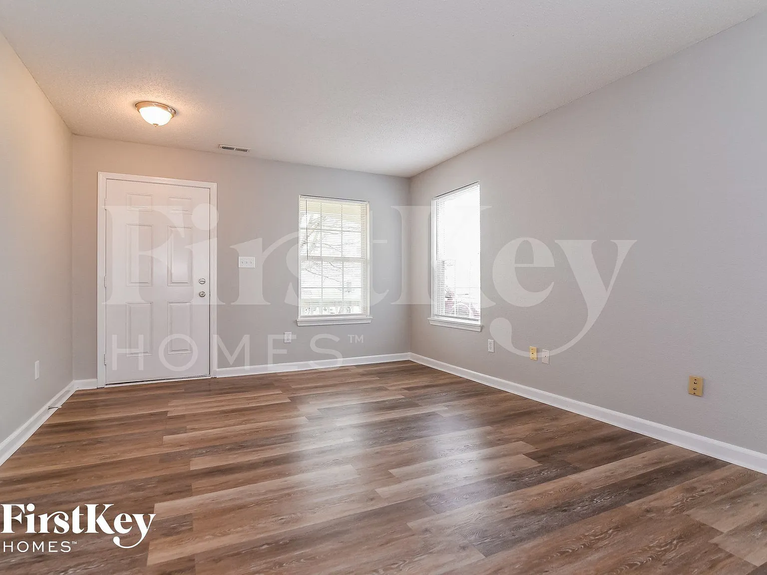 4 bed, 2.5 bath, 1992 sqft, $2,005 — Photo 3