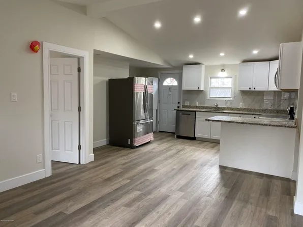 152 Kuhenbeaker Rd, Blakeslee, PA 18610