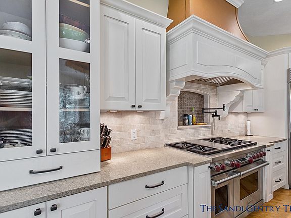 5th image of 11661 Connor Dr