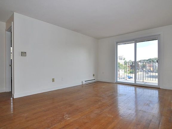 2nd image of 36 Essex St APT 8