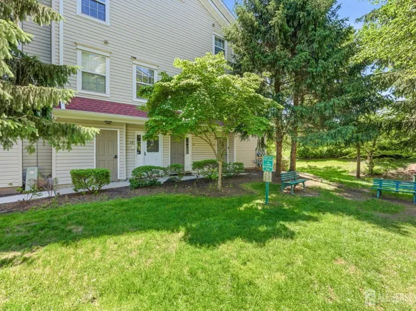 23 Prestwick Way, Edison, NJ 08820