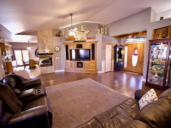 4th image of 501 Sherwood Court