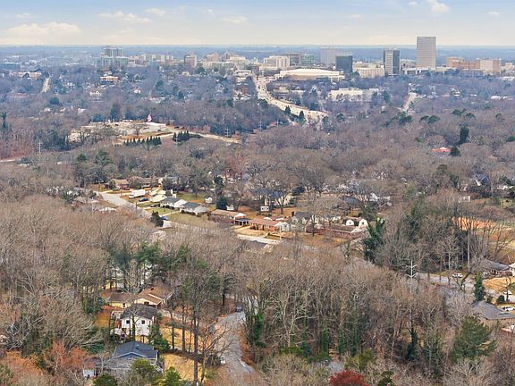 4th image of 218 Arbutus Trl