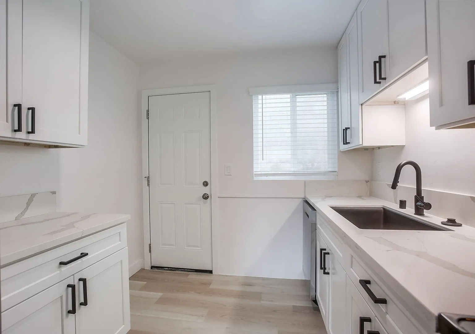 BMB - 265-267 Cedar — Photo 2