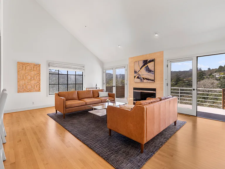 985 W California Ave — Photo 3
