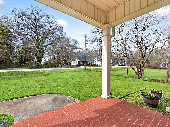 5th image of 38 Bowden St