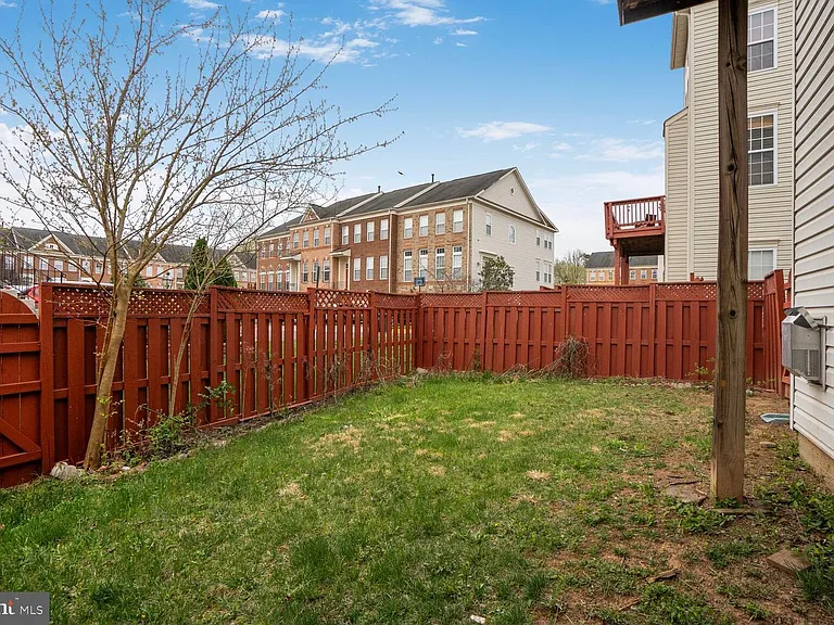 22062 Dilworth Sq — Photo 33