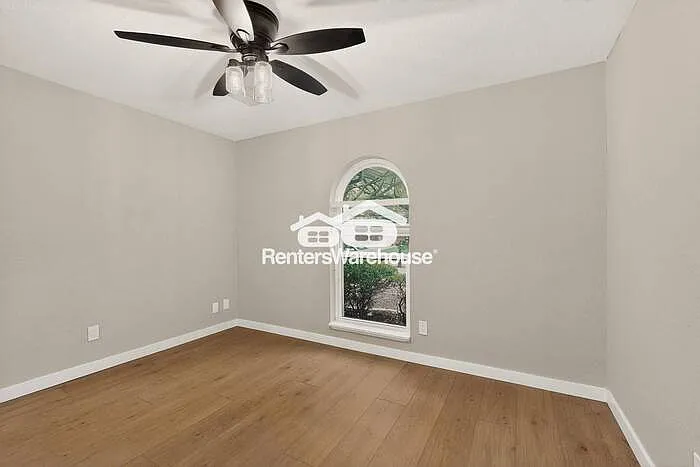 913 Overdowns Dr — Photo 42