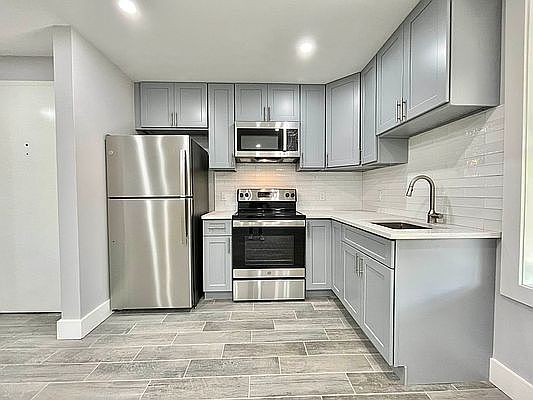 3rd image of 20-22 41st St #1