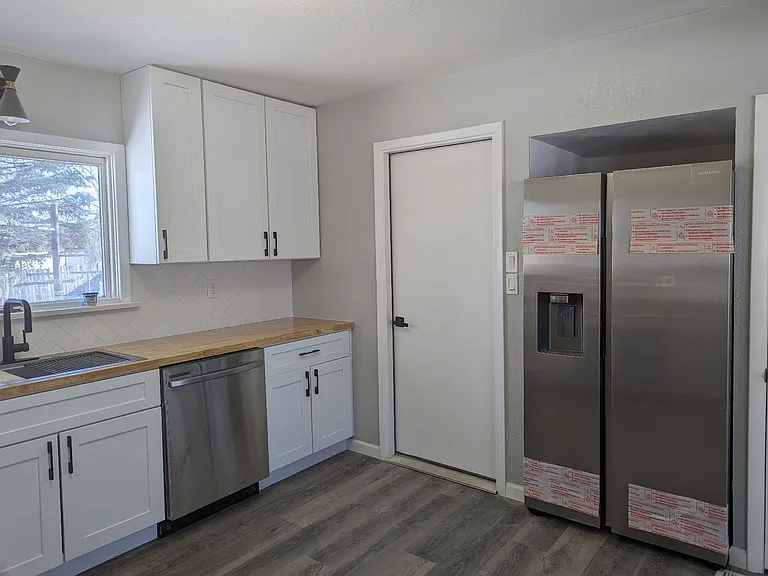 607 N Logan Ave — Photo 2