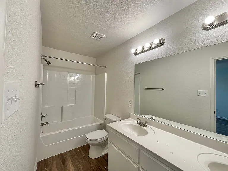 1708 Castroville Trl — Photo 51