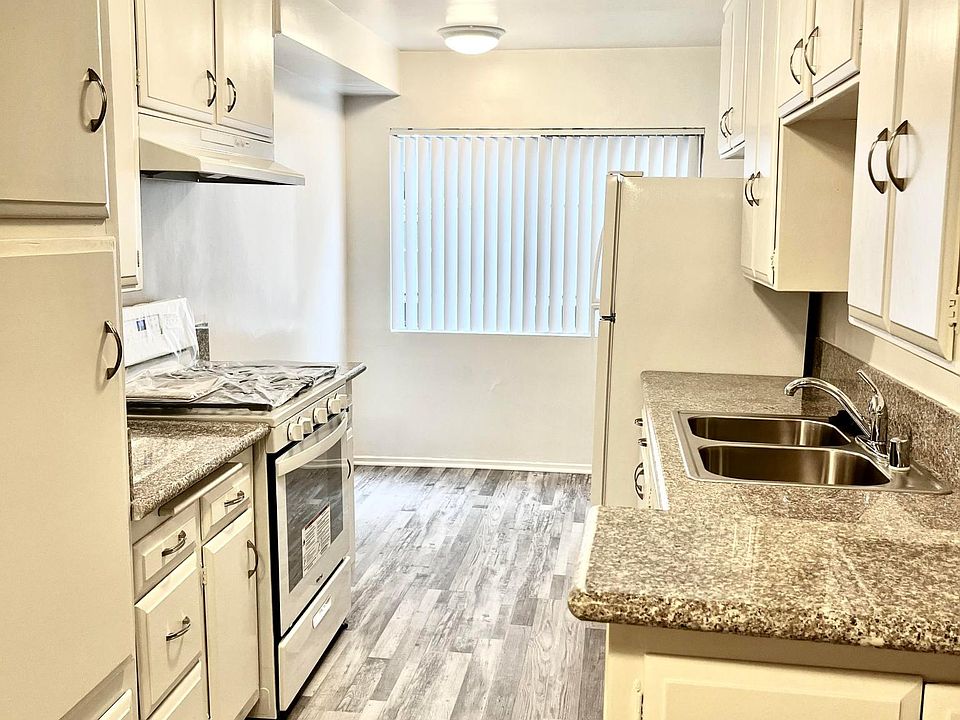 1st image of 1235 N Hayworth Ave APT 4