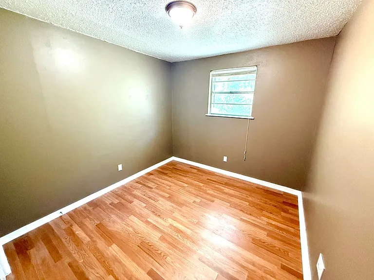 1829 E Highland Blvd — Photo 10