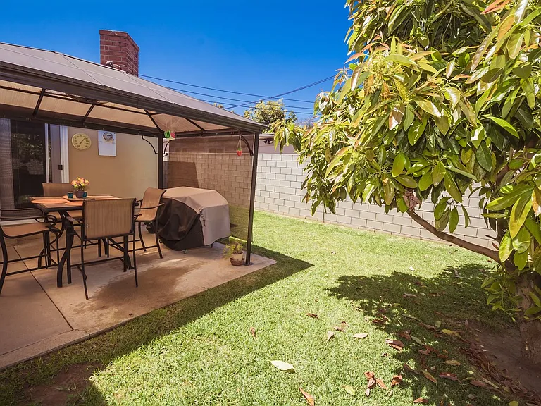 11433 Littchen St — Photo 32
