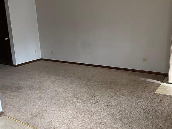 4th image of 1701 Hawthorne Dr #B