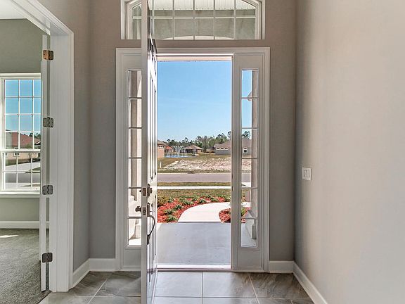 3rd image of 21 Flora Lake Cir