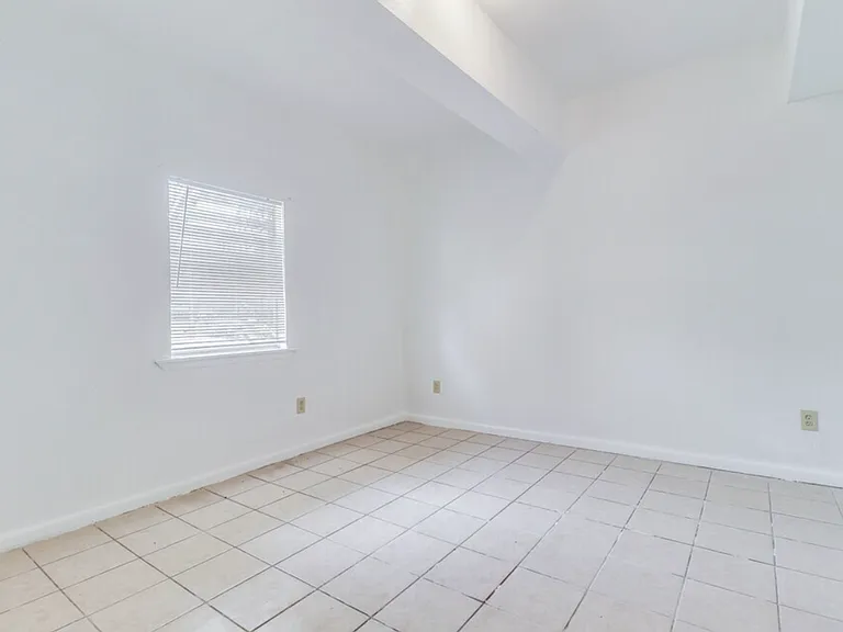 815 Martin Luther King Jr Dr — Photo 24