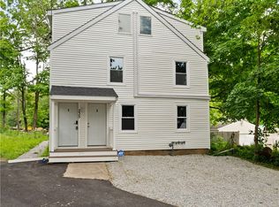 235 Main St, Hope, RI 02831