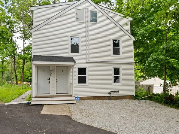 235 Main St, Hope, RI 02831