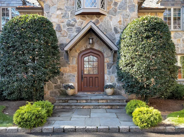 76 Arrowhead Way, Darien, CT 06820
