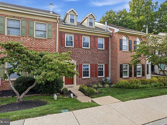 2nd image of 206 Georgetowne Ct