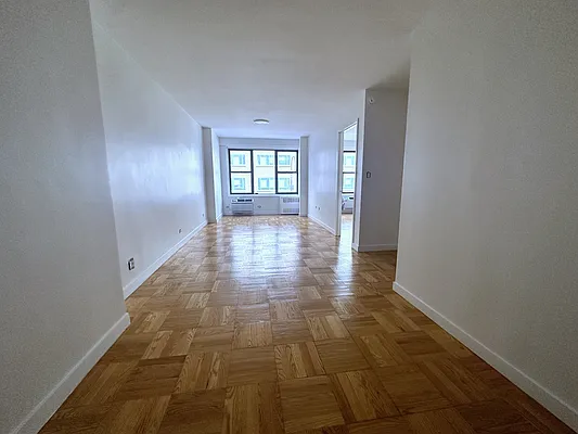 Rented by Manhattan Realty Group | media 1