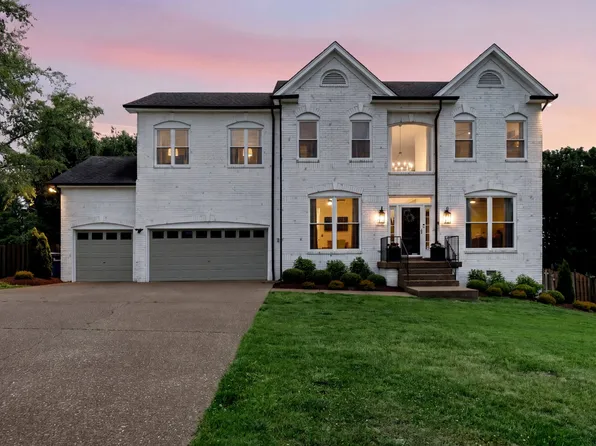 703 Park Dr, Goodlettsville, TN 37072